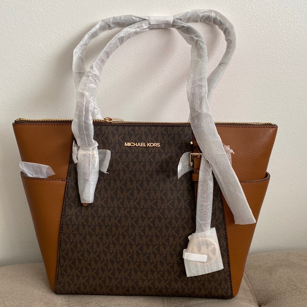 BRAND NEW⚡️Micheal Kors Charlotte Large Logo and Leather Top-Zip Tote Bag